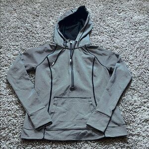 Women’s black and white active half zip